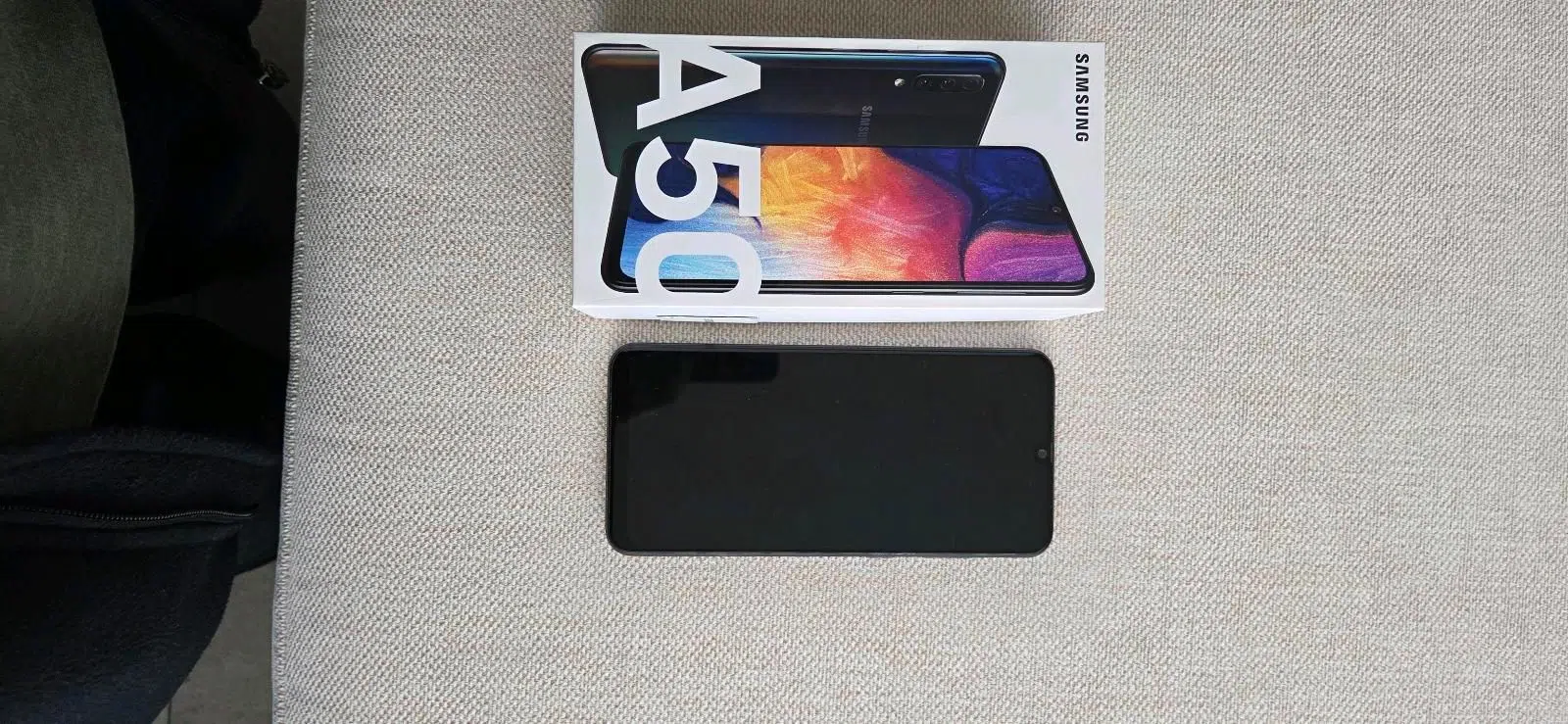 Samsung Galaxy A50 Smartphone mit Originalverpackung