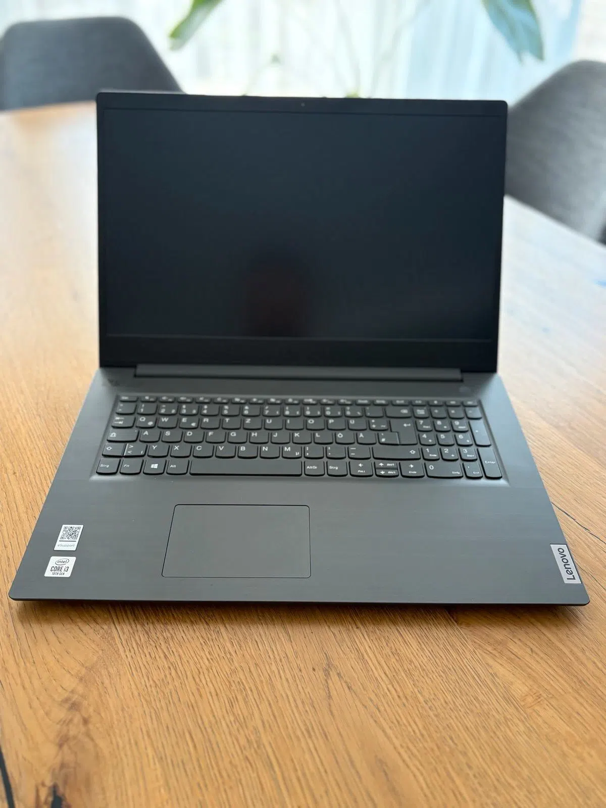 Lenovo V17-IIL Notebook