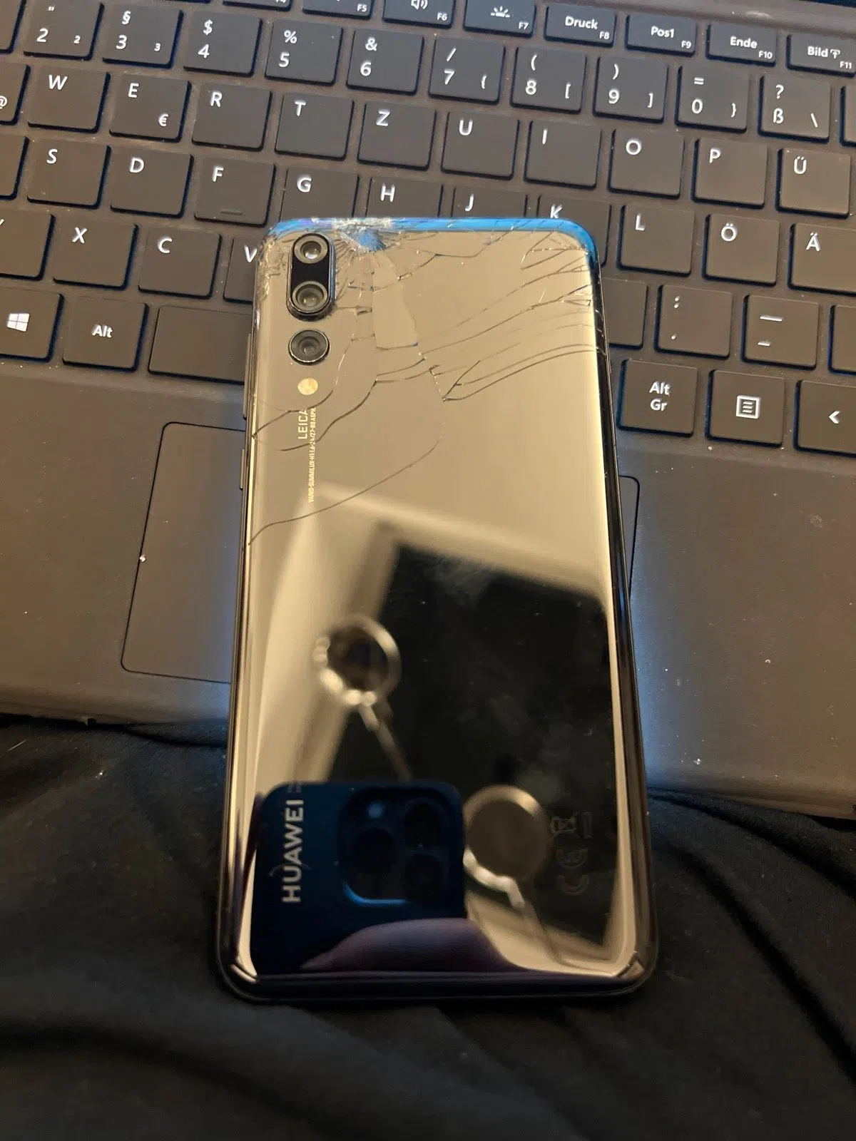 Huawei P20 Pro - Rückseite beschädigt, sonst voll funktionsfähig