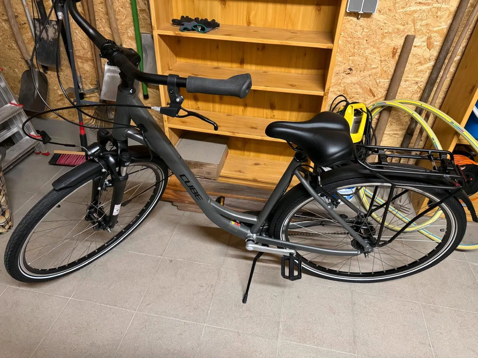Cube Damen Trekkingrad grau 28 er