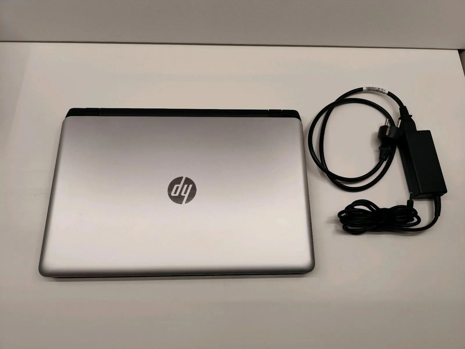 Hewlett-Packard 355 G2 Notebook mit Linux mint