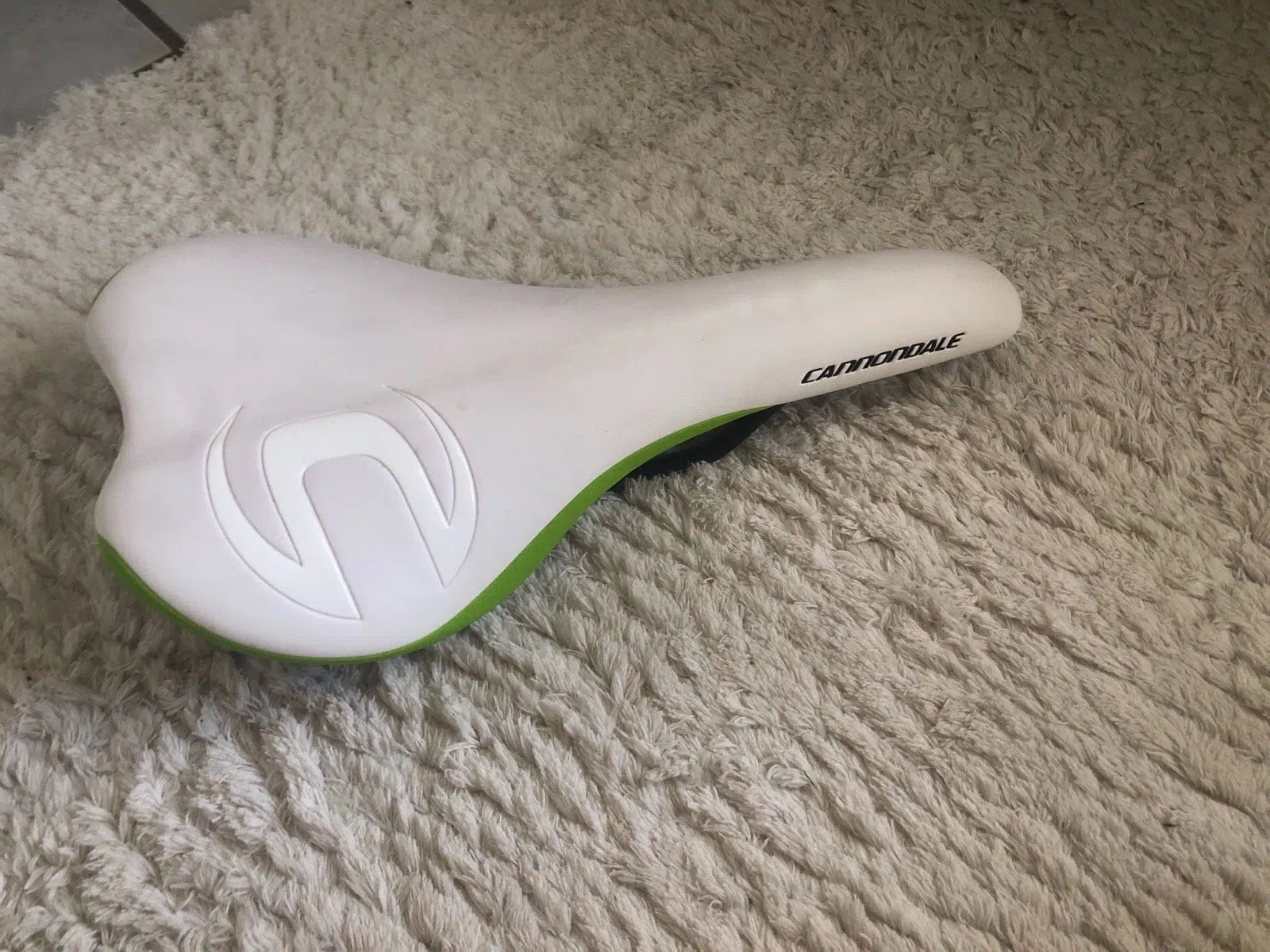 Cannondale Sattel Weiß Grün inkl. Versand