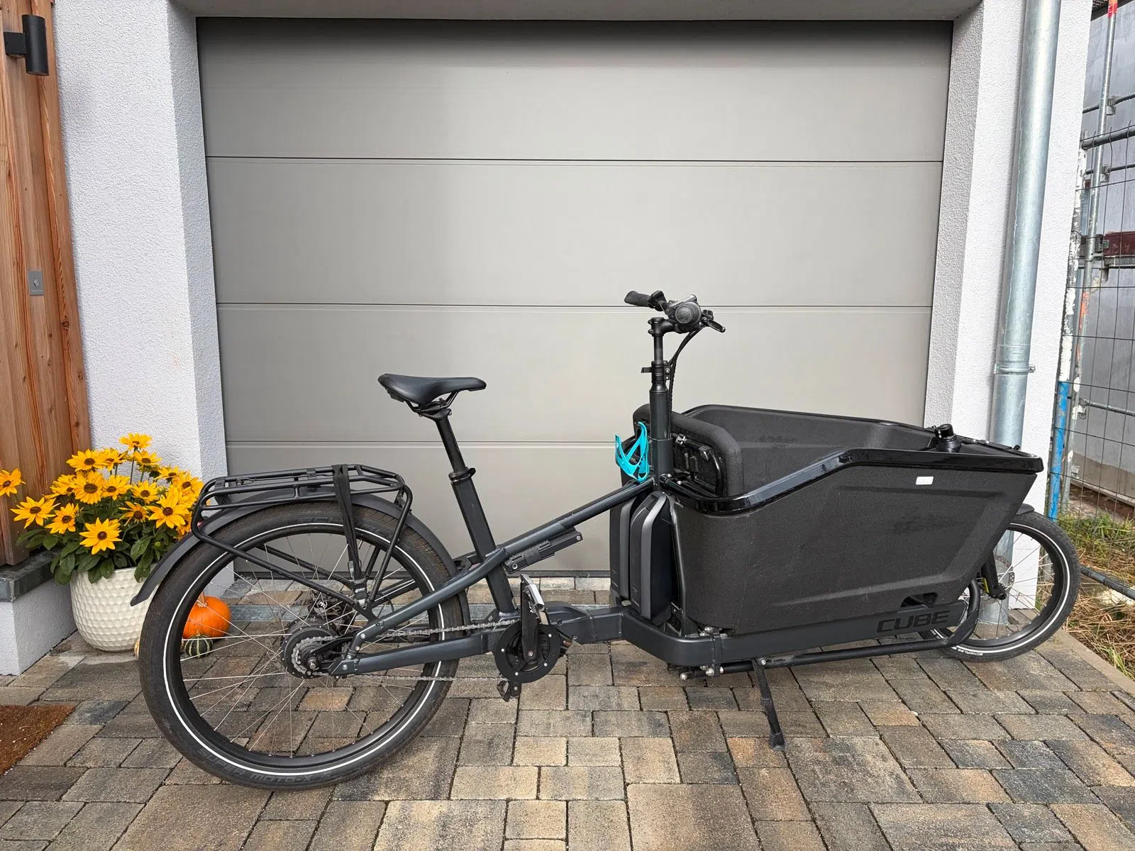 CUBE Cargo Hybrid Dual E-Lastenrad | 2.800 km | Inspektion neu