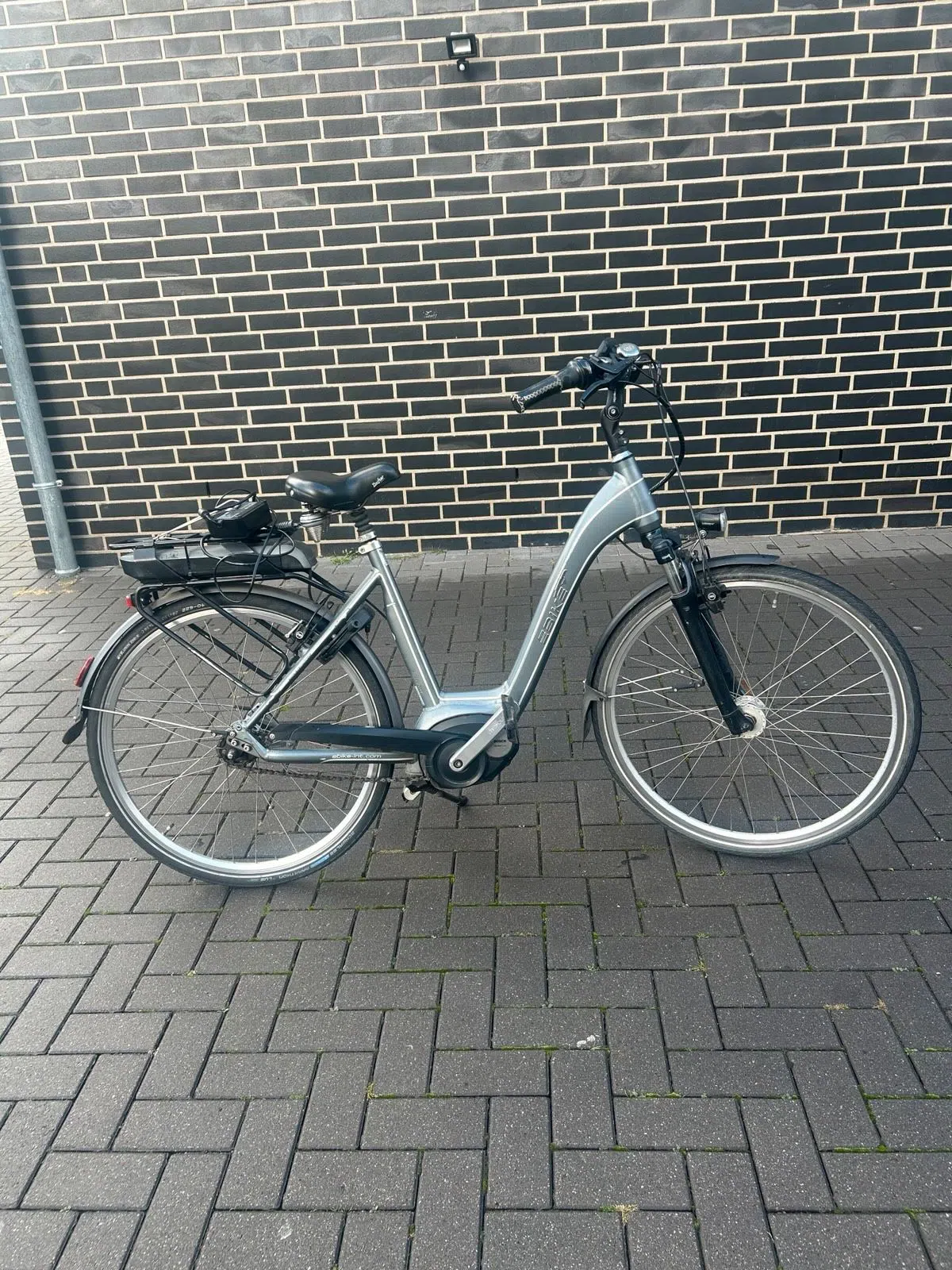 E-Bike Damenfahrrad 28 Zoll mit Mittelmotor