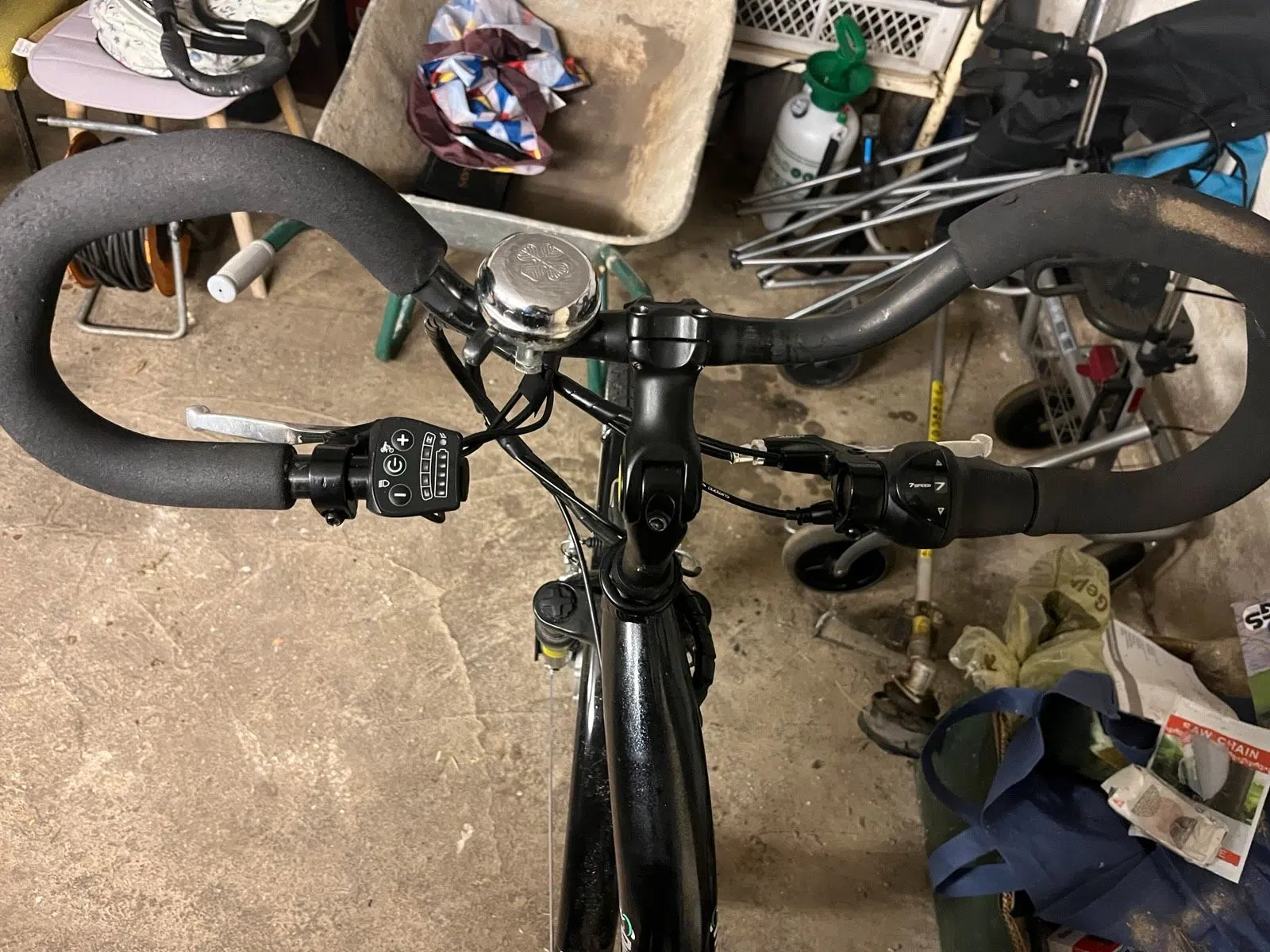 E Bike Tiefeneinstieg 28 Zoll Neuwertig