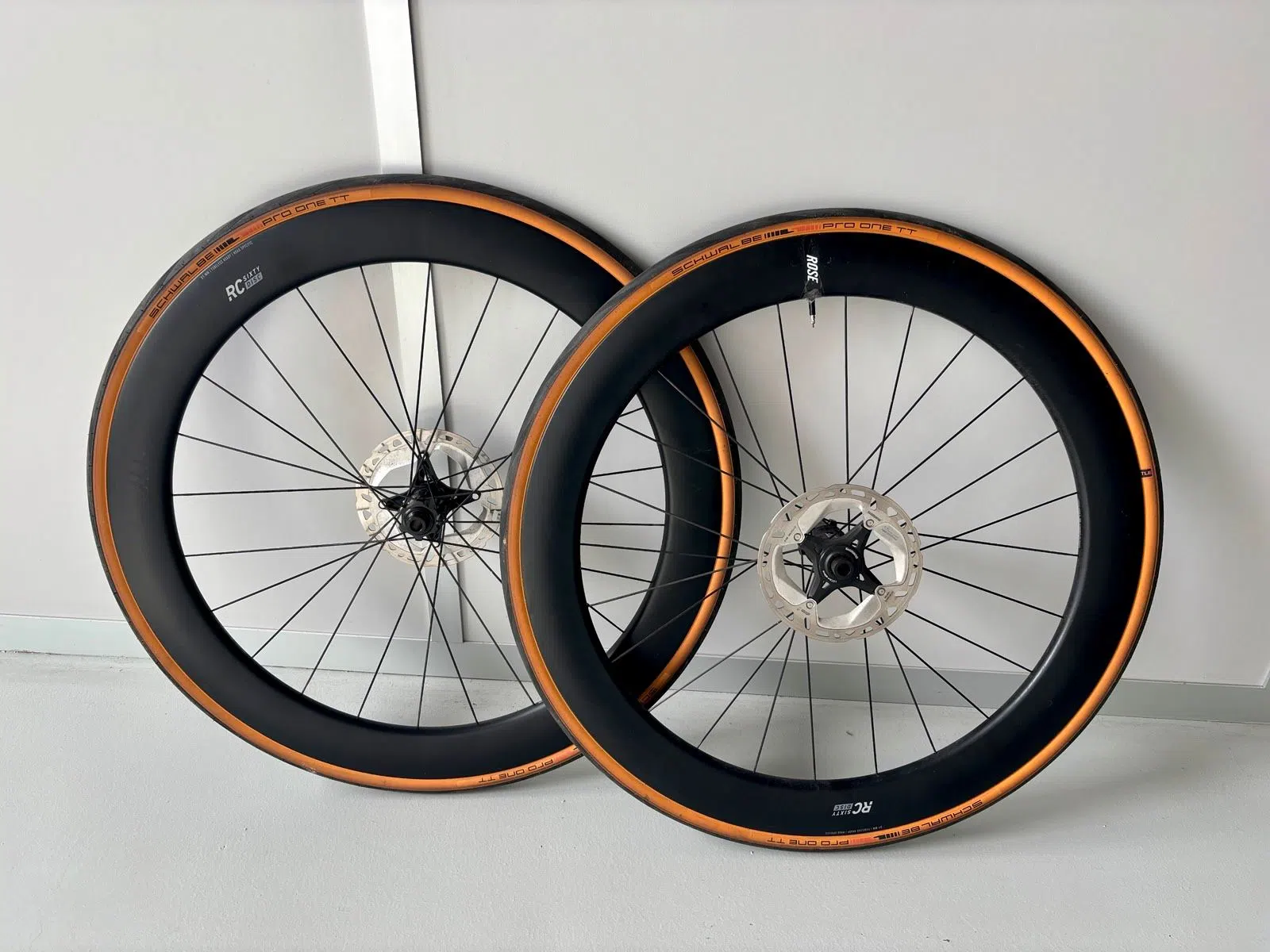 Carbon Laufradsatz RC 60 sixty mit Schwalbe Pro One Reifen