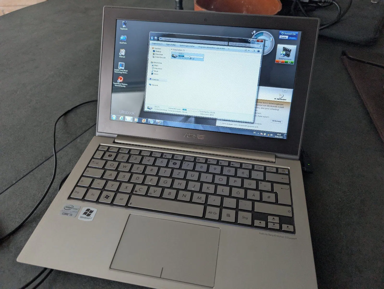 Asus Zenbook UX21 Ultra Slim