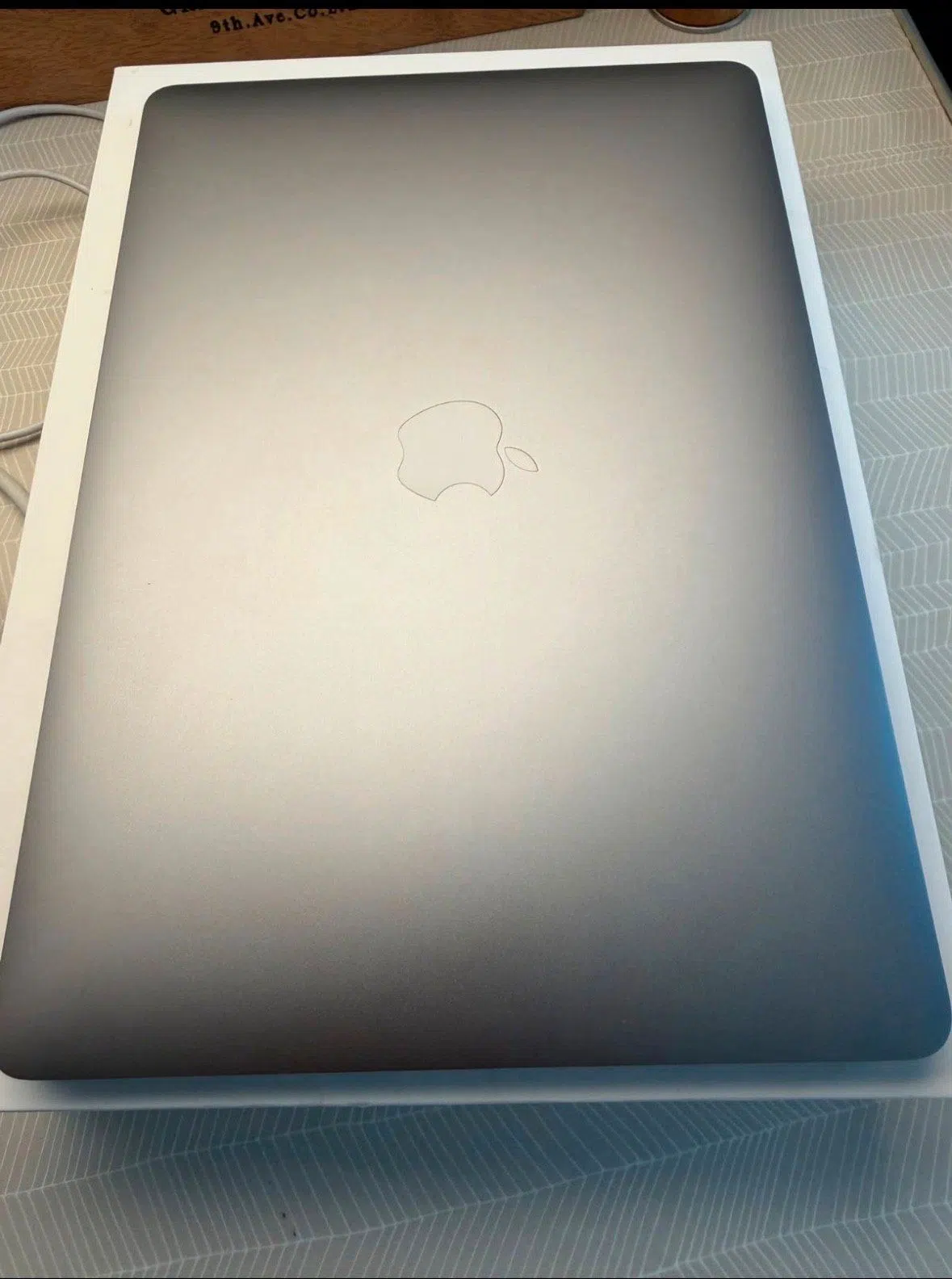 MacBook Pro 13” 2020 – i5 – 16 GB RAM – 512 GB SSD – Touch Bar