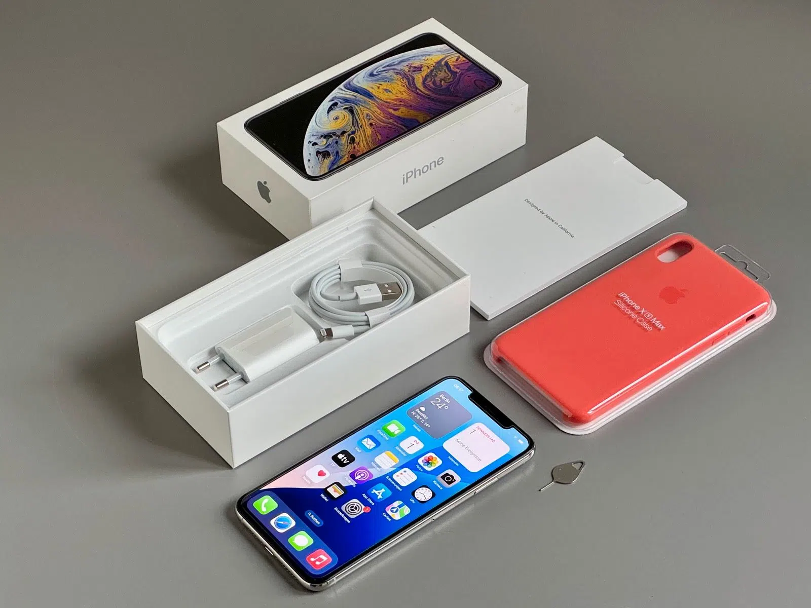 APPLE iPhone Xs Max 64GB Silber + Original Case Nectarine