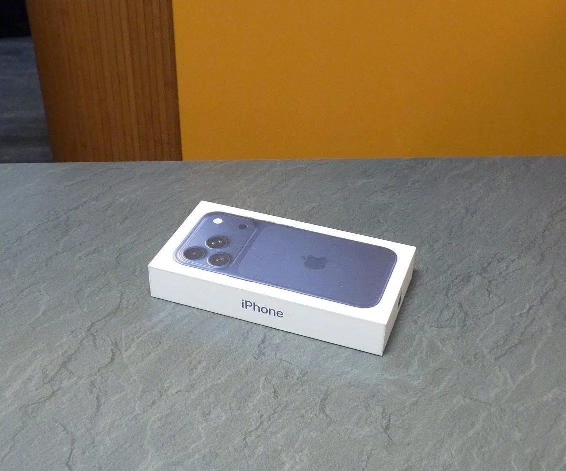 Apple iPhone 17 Pro - 512 GB - MG8J4ZD/A - Deep Blue - Neu !