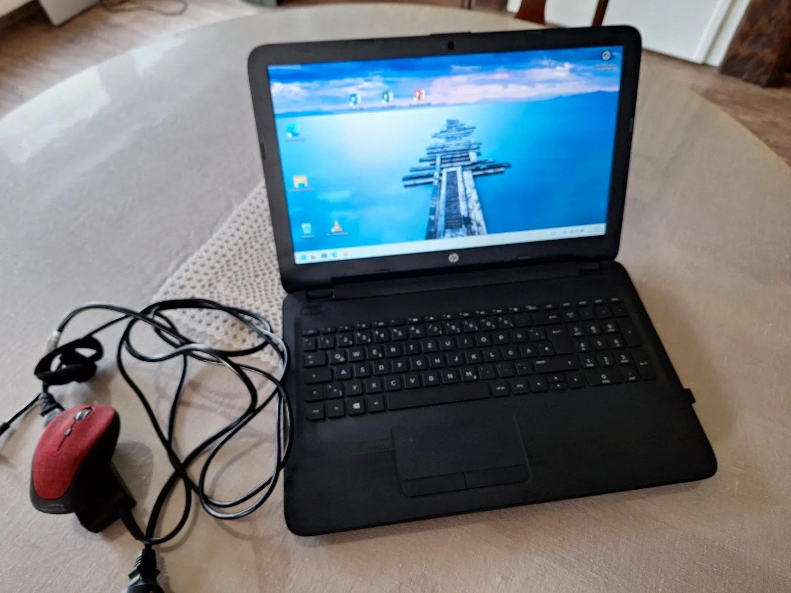 HP Notebook mit AMD A8-7410 APU und Windows 11 Home, neuw.