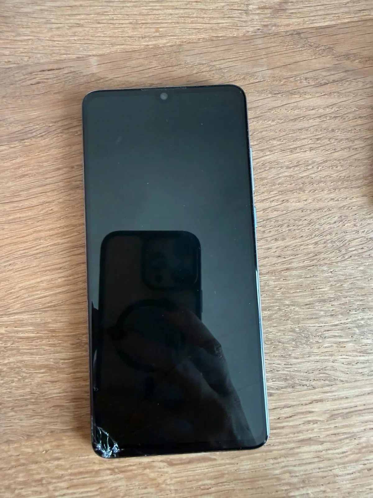 Huawei P30 – 128 GB – Breathing Crystal – Defekt / Für Bastler