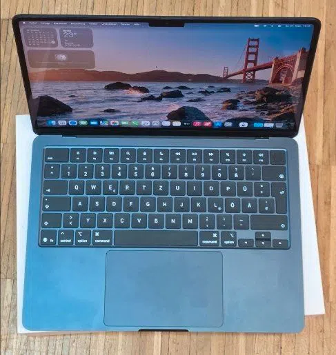 Apple MacBook Air 13" M4 (2025) 16 GB RAM / 1 TB SSD – Midnight